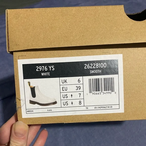 White Dr Martens Chelsea Boot size 8 - Picture 4 of 14